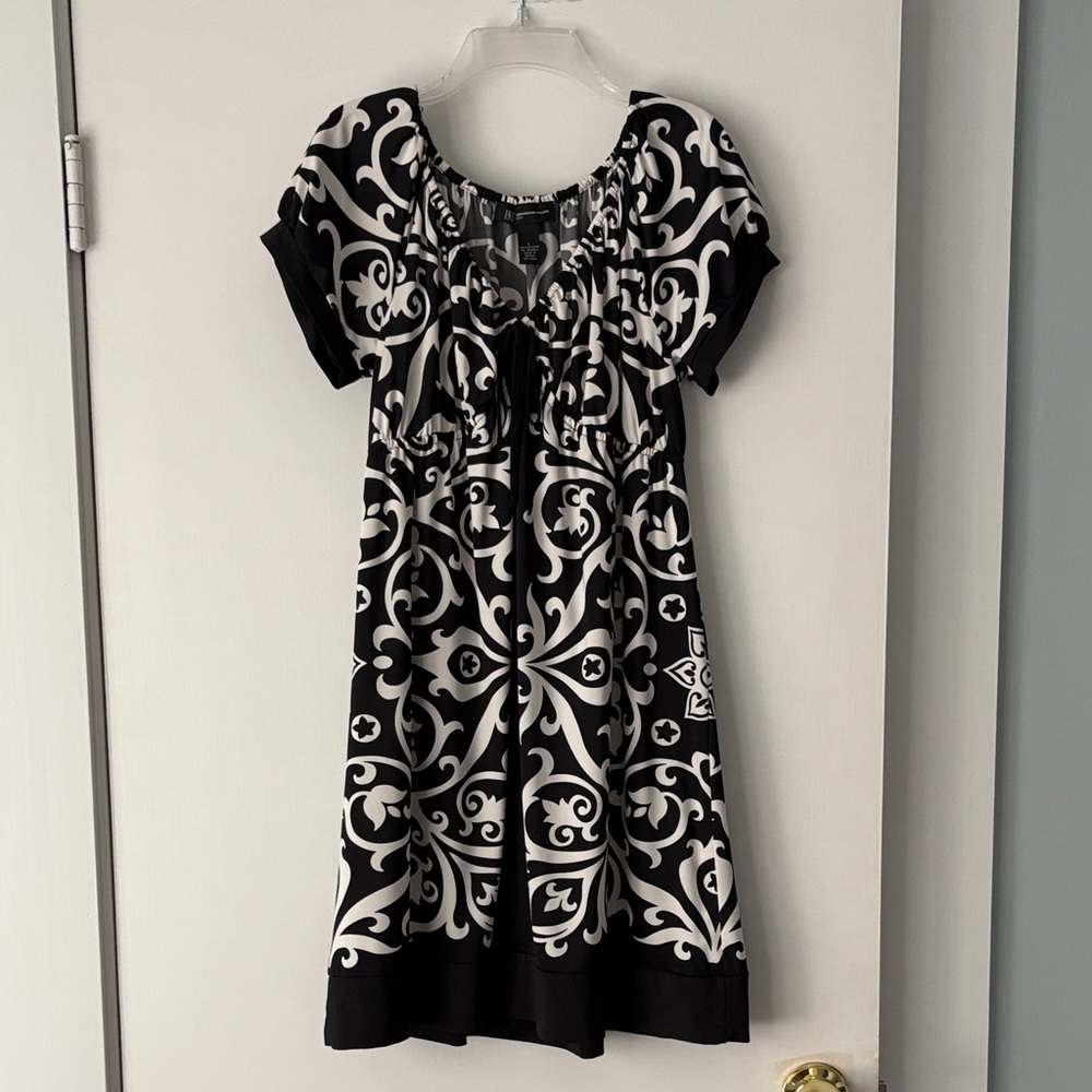 Elegant Black and White Patterned Dress